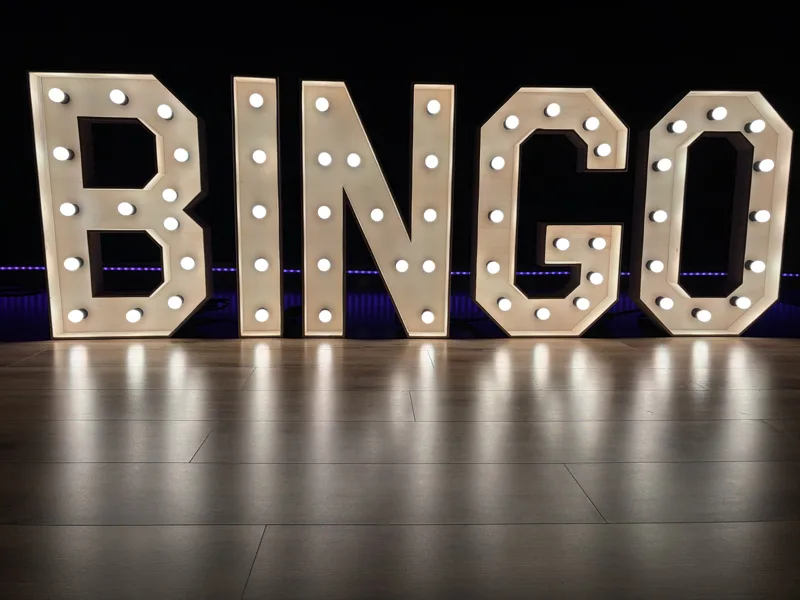 BINGO in warm wit