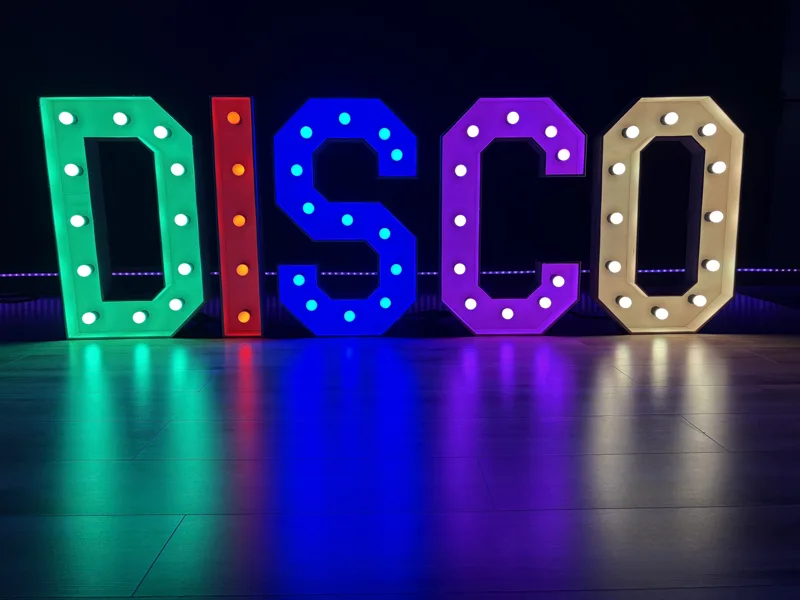 DISCO lichtletters in verschillende RGB-kleuren